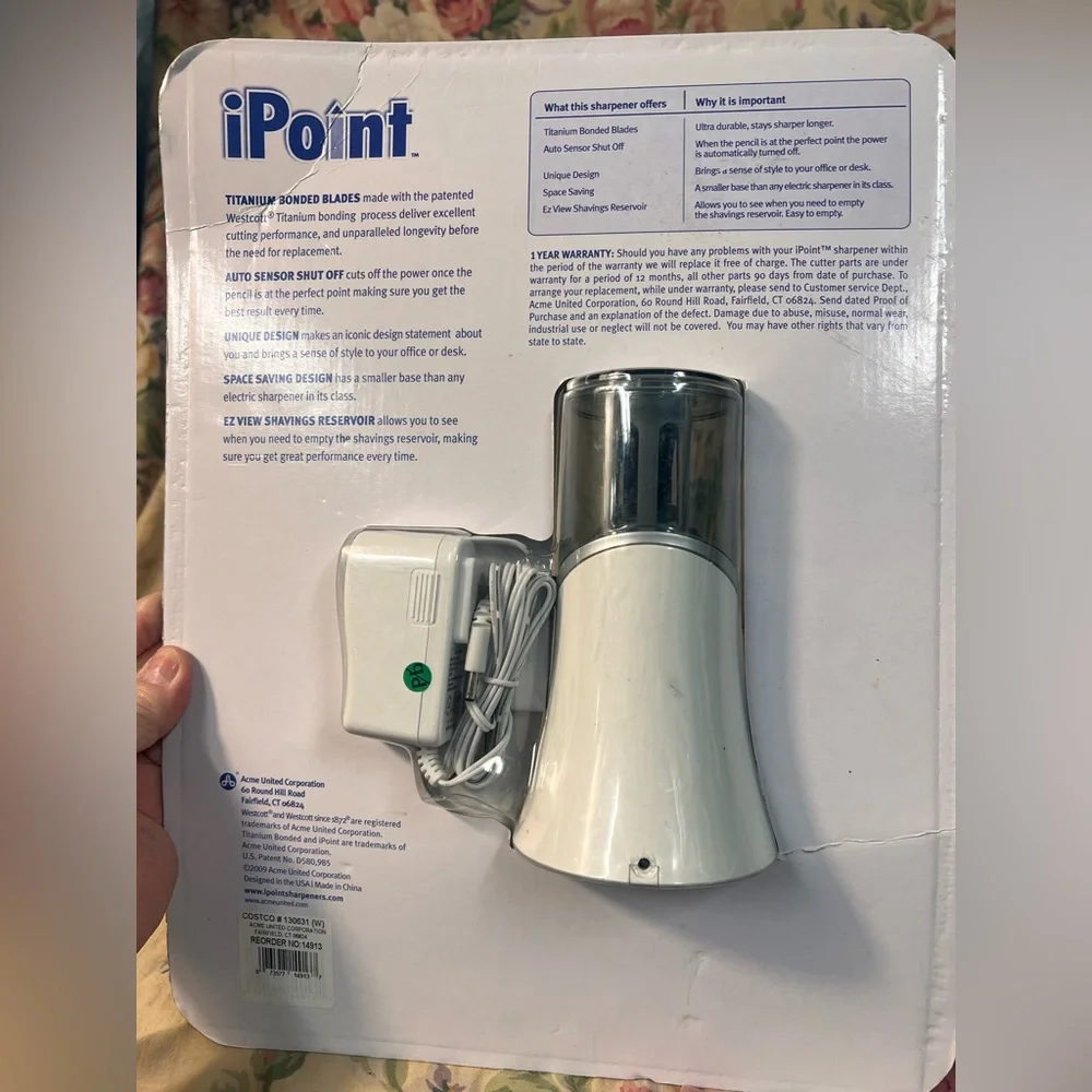 iPoint Electric Pencil Sharpener in White and Black